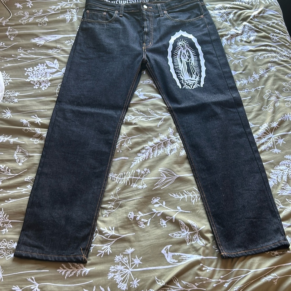 VIRGEN DE GUADALUPE Straight Leg Style Jeans - BLACK